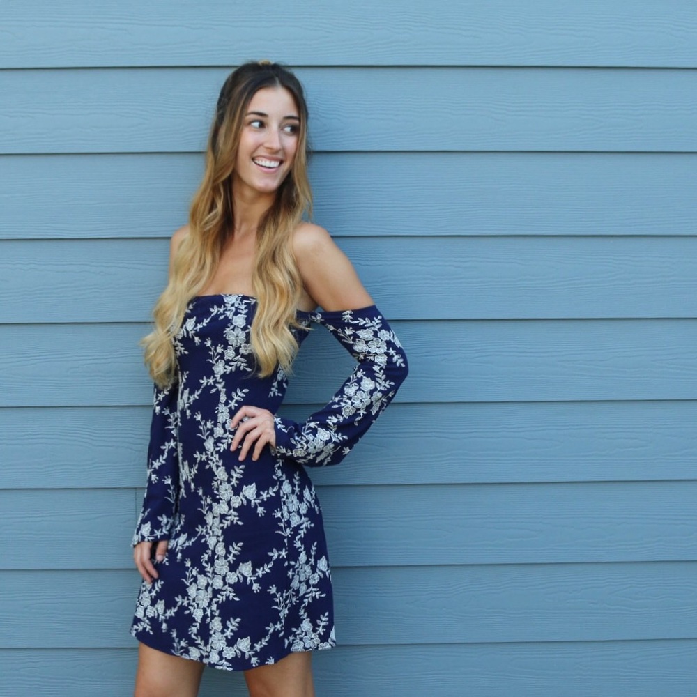 Off the Shoulder Dress - Picture 5 of 5